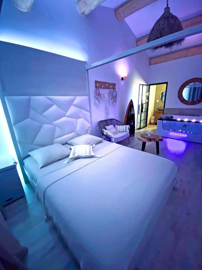 Villa Cocoon - Love Room Cocooning & 50 Nuances 屈热莱潘 外观 照片
