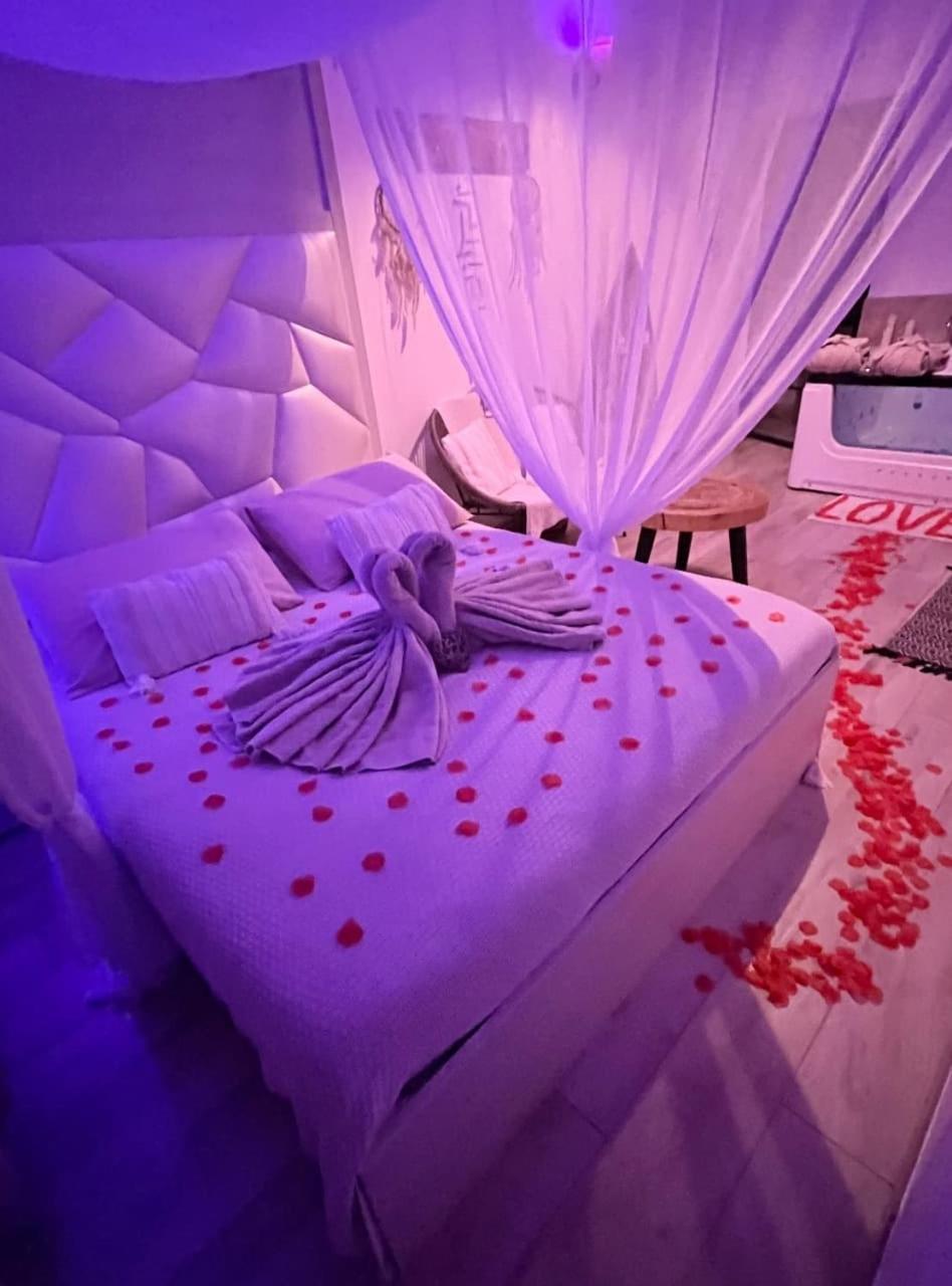 Villa Cocoon - Love Room Cocooning & 50 Nuances 屈热莱潘 外观 照片